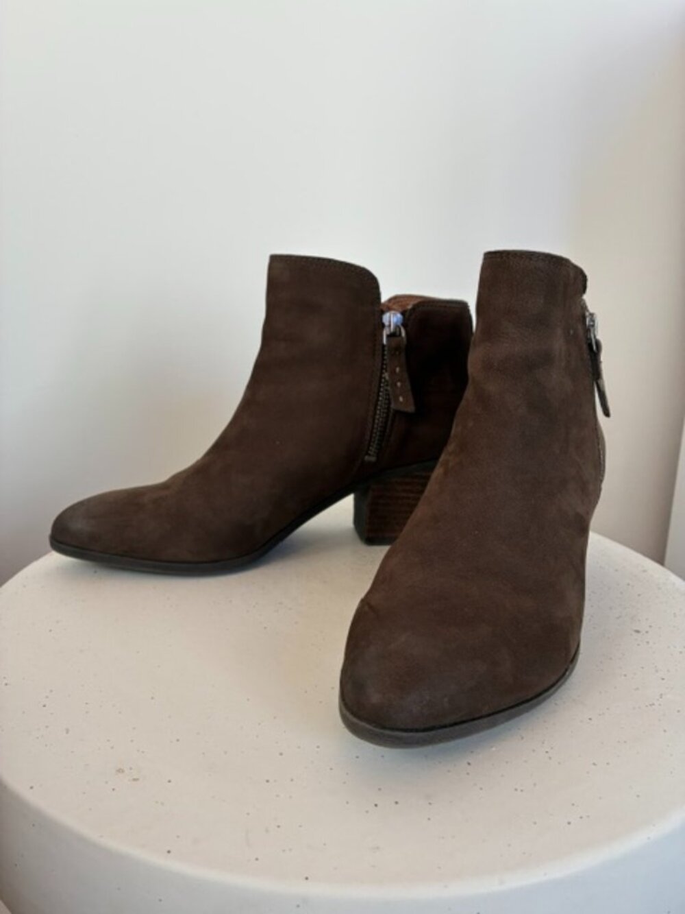 FRYE Judith Suede ankle boot womens 7